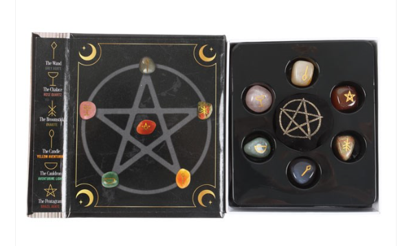 The Witches Guide to Crystals Gift Set