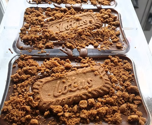 Biscoff Biscuits and Crumb Chocolate Slab