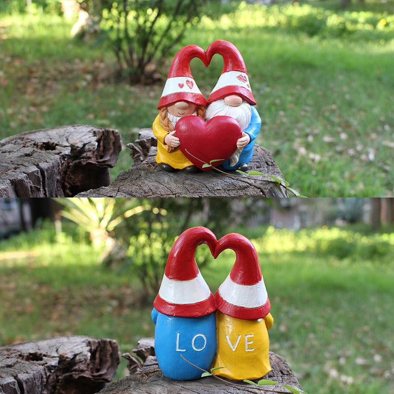Dwarf doll couple