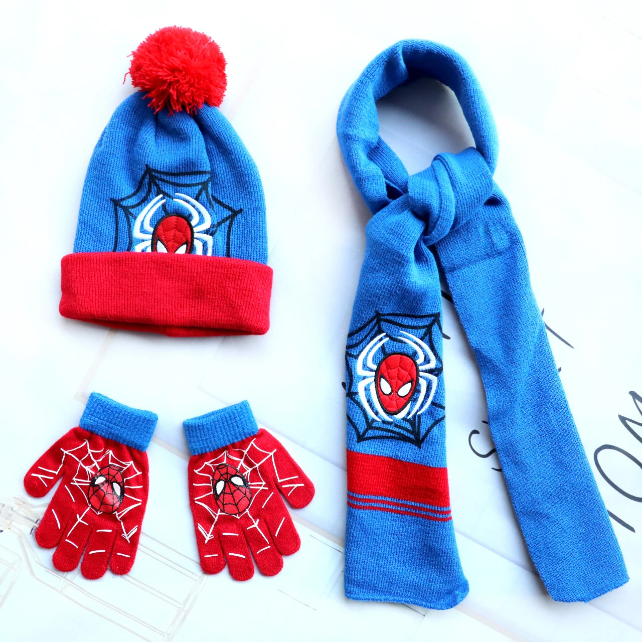 Hat, scarf and glove set