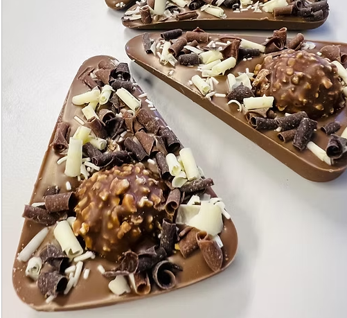 Hazelnut Crunch & Milk Chocolate Pizza