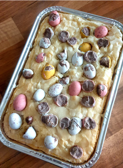 Mini egg blondie