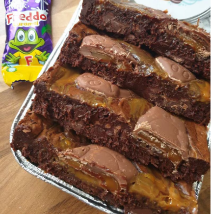Freddo caramel brownie