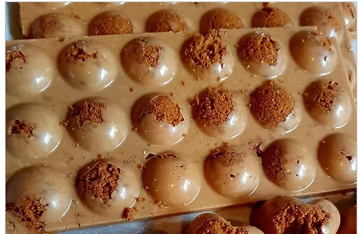 Caramel biscoff slab
