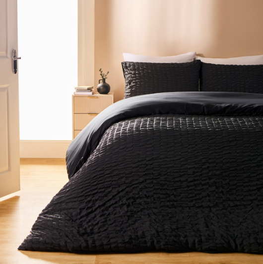 Geometric Seersucker Duvet Set, Black